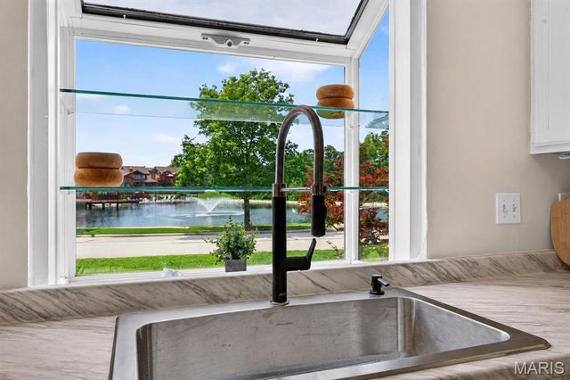 1401 Hemingway Lane H, Weldon Spring, MO 63304
