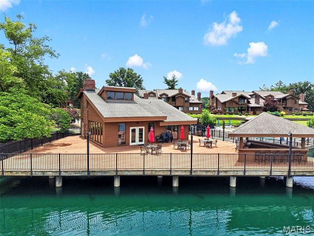 1401 Hemingway Lane H, Weldon Spring, MO 63304