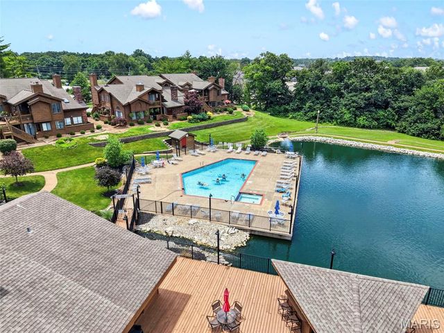 1401 Hemingway Lane H, Weldon Spring, MO 63304