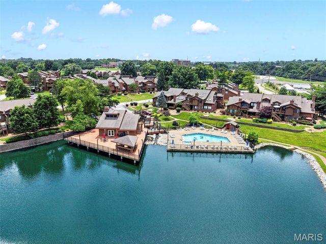 1401 Hemingway Lane H, Weldon Spring, MO 63304