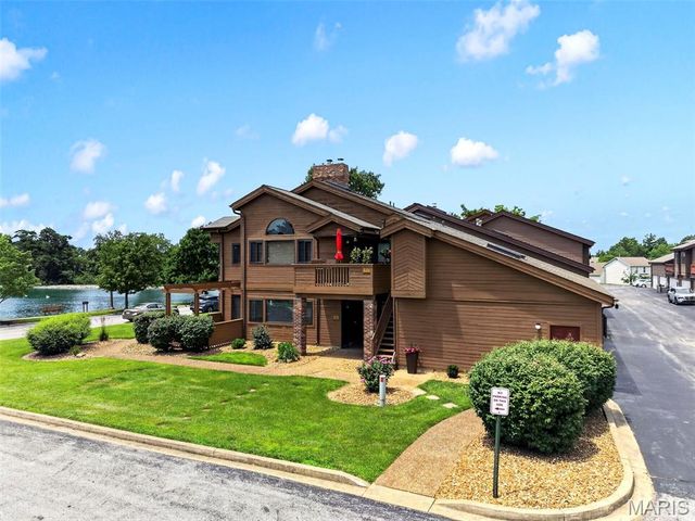 1401 Hemingway Lane H, Weldon Spring, MO 63304