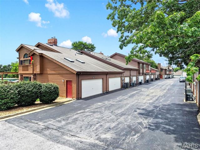 1401 Hemingway Lane H, Weldon Spring, MO 63304