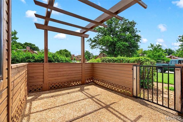 1401 Hemingway Lane H, Weldon Spring, MO 63304