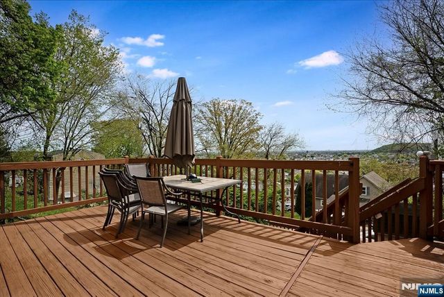 17 Albanese Road, Haledon, NJ 07508