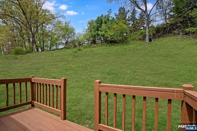 17 Albanese Road, Haledon, NJ 07508