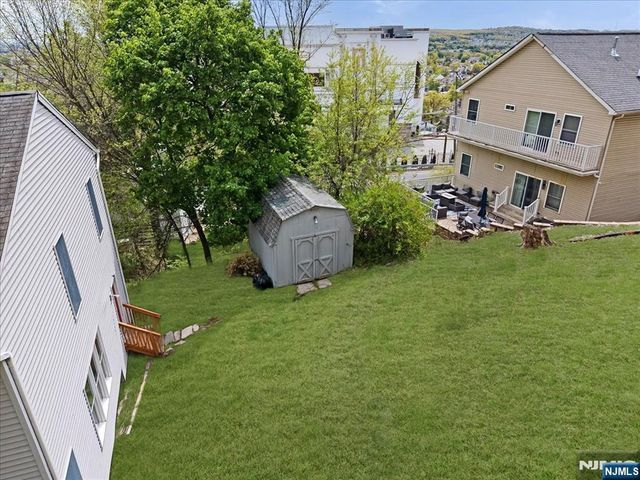 17 Albanese Road, Haledon, NJ 07508