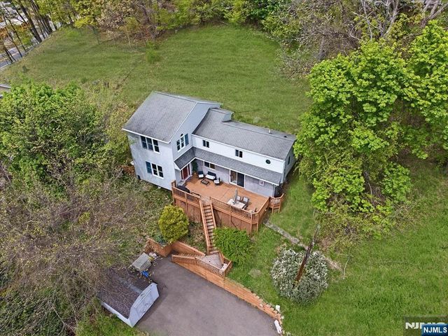 17 Albanese Road, Haledon, NJ 07508