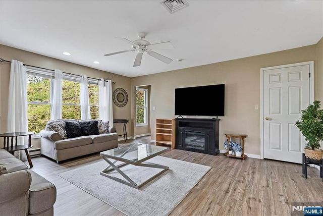 17 Albanese Road, Haledon, NJ 07508