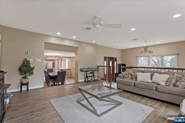 17 Albanese Road, Haledon, NJ 07508