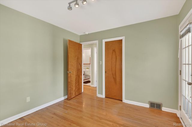 23640 Hollander Street, Dearborn, MI 48128