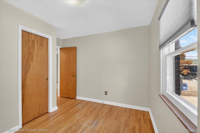 23640 Hollander Street, Dearborn, MI 48128