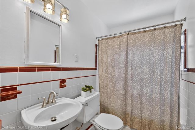 23640 Hollander Street, Dearborn, MI 48128