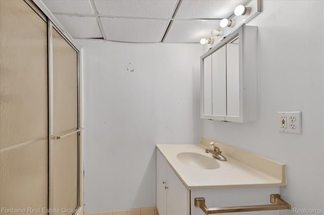 23640 Hollander Street, Dearborn, MI 48128