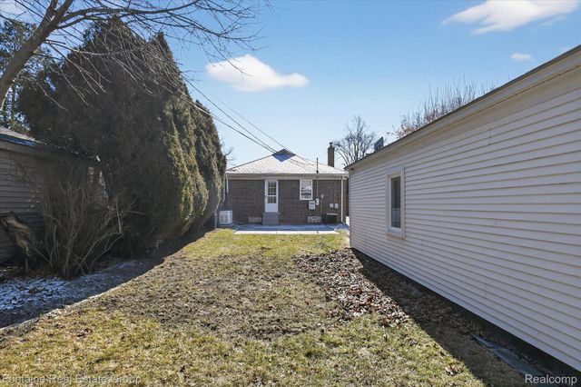 23640 Hollander Street, Dearborn, MI 48128