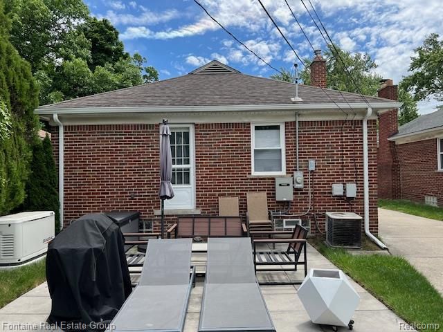 23640 Hollander Street, Dearborn, MI 48128