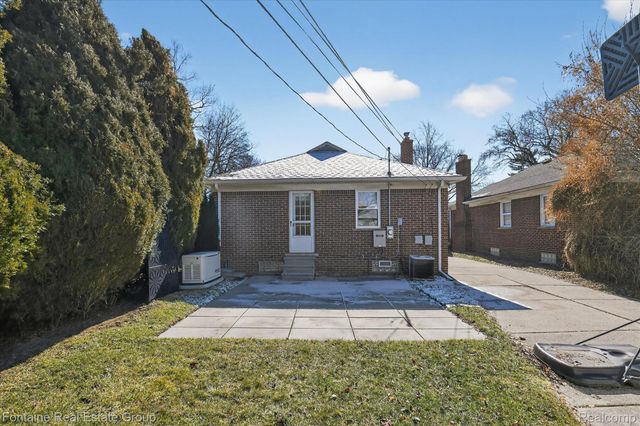 23640 Hollander Street, Dearborn, MI 48128