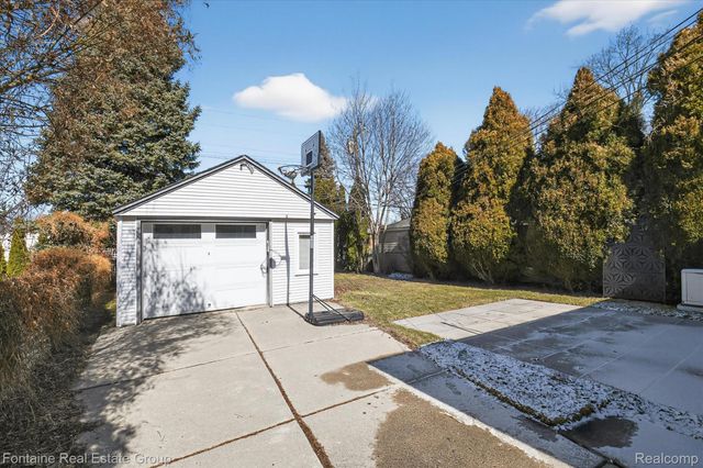 23640 Hollander Street, Dearborn, MI 48128