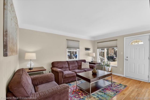 23640 Hollander Street, Dearborn, MI 48128