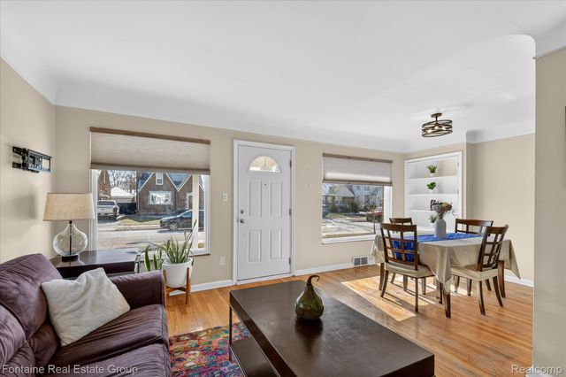 23640 Hollander Street, Dearborn, MI 48128