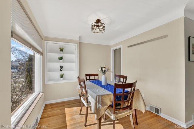 23640 Hollander Street, Dearborn, MI 48128