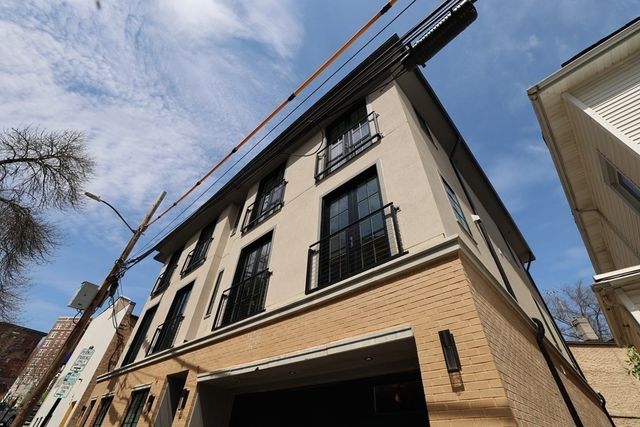 111 Marion St 1, Brookline, MA 02446