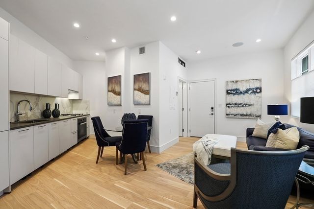 111 Marion St 1, Brookline, MA 02446