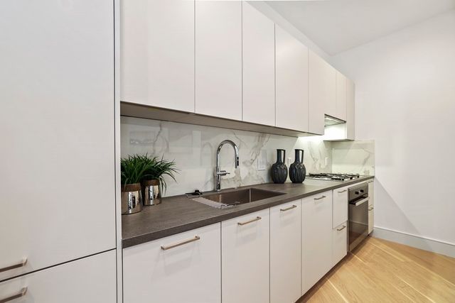 111 Marion St 1, Brookline, MA 02446