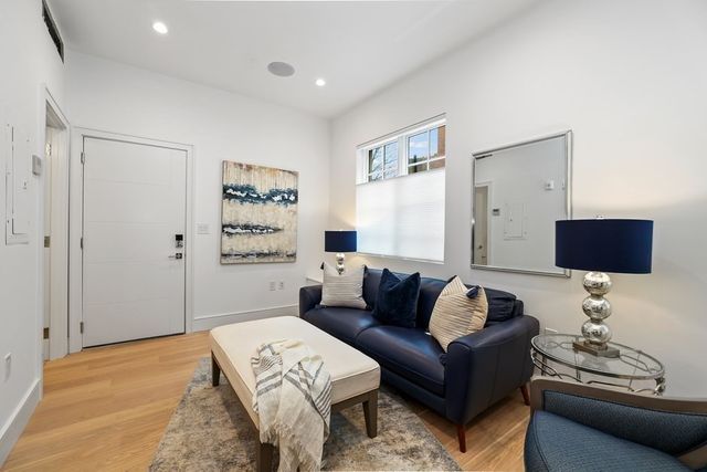 111 Marion St 1, Brookline, MA 02446