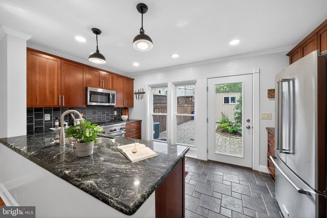 2937 PENNSYLVANIA AVE, Philadelphia, PA 19130