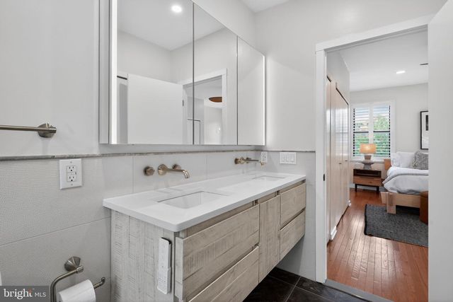 2937 PENNSYLVANIA AVE, Philadelphia, PA 19130