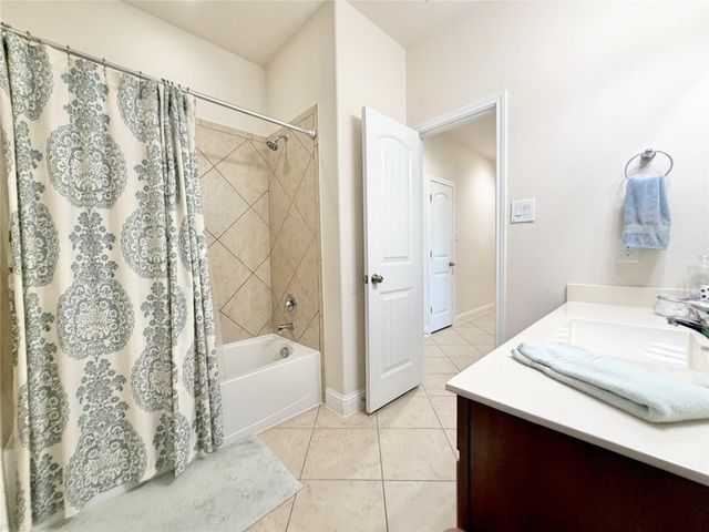 2285 Quiet Bluff Lane, League City, TX 77573