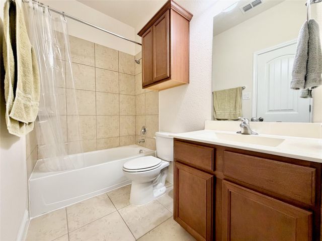 2285 Quiet Bluff Lane, League City, TX 77573
