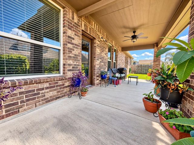 2285 Quiet Bluff Lane, League City, TX 77573