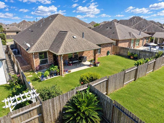 2285 Quiet Bluff Lane, League City, TX 77573
