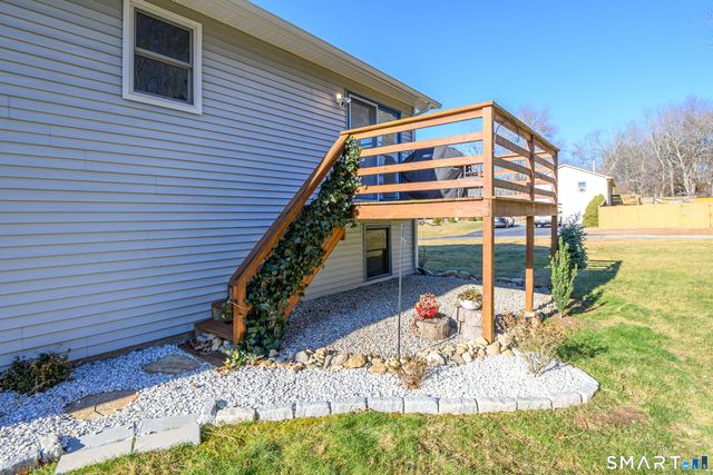 29 Deer Ridge Road, Stonington, CT 06378