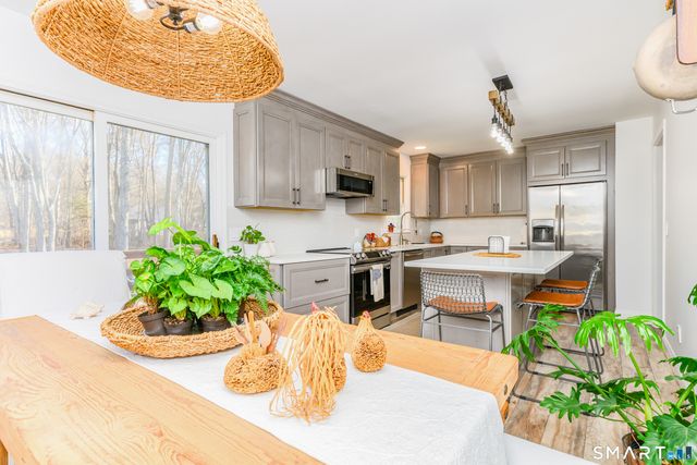 29 Deer Ridge Road, Stonington, CT 06378