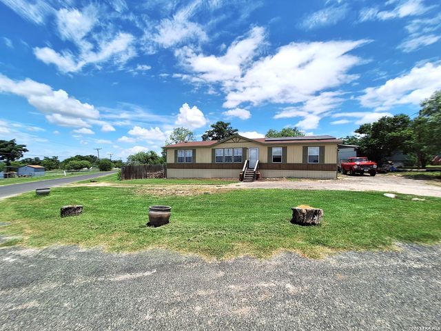 411 County Road 561, Castroville, TX 78009