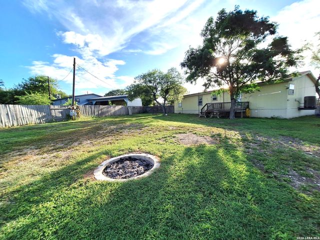 411 County Road 561, Castroville, TX 78009