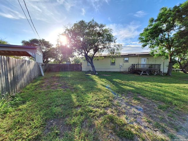 411 County Road 561, Castroville, TX 78009