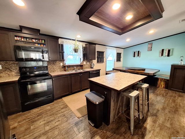 411 County Road 561, Castroville, TX 78009