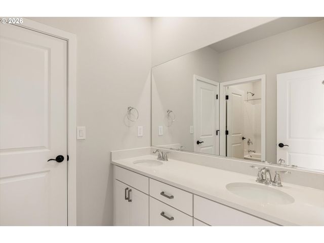 405 W HOLLY Cir, Washougal, WA 98671