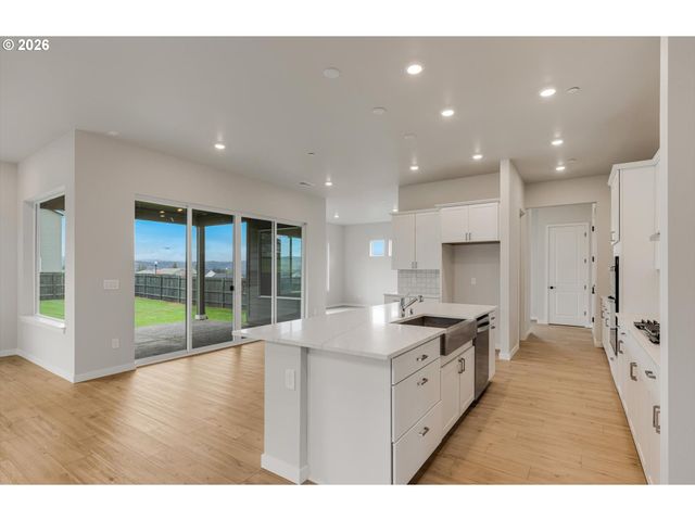 405 W HOLLY Cir, Washougal, WA 98671