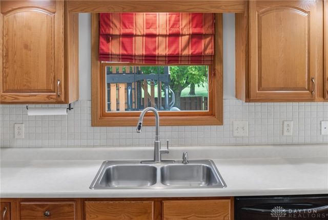 445 Clover Hill, Tipp City, OH 45371
