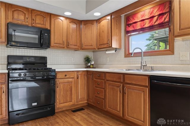 445 Clover Hill, Tipp City, OH 45371