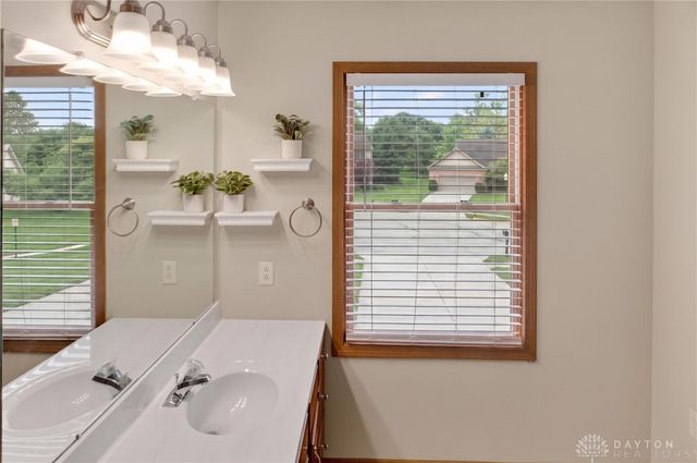 445 Clover Hill, Tipp City, OH 45371
