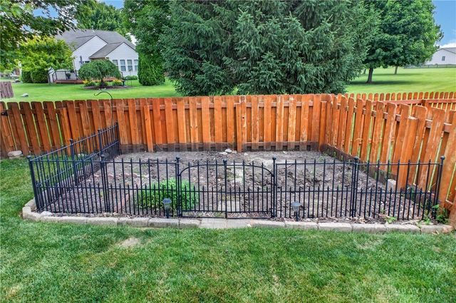 445 Clover Hill, Tipp City, OH 45371