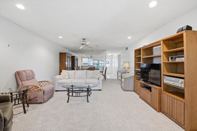 461 Holyoke Lane, Lake Worth, FL 33467