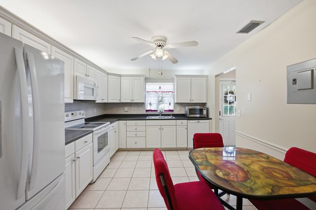 461 Holyoke Lane, Lake Worth, FL 33467