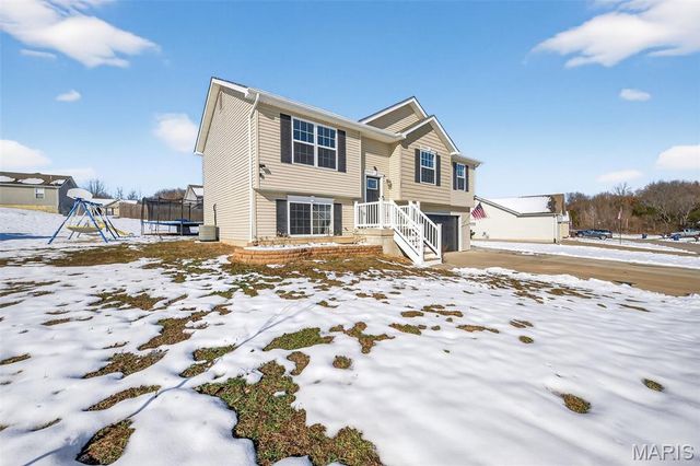 127 Creekside Drive, Winfield, MO 63389