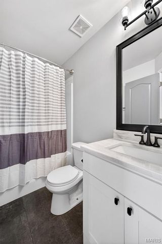 127 Creekside Drive, Winfield, MO 63389